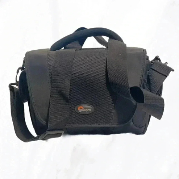 Lowepro Edit 120 outdoor Padded Camera Bag Shoulder Strap Multi Pocket black - Picture 1 of 2